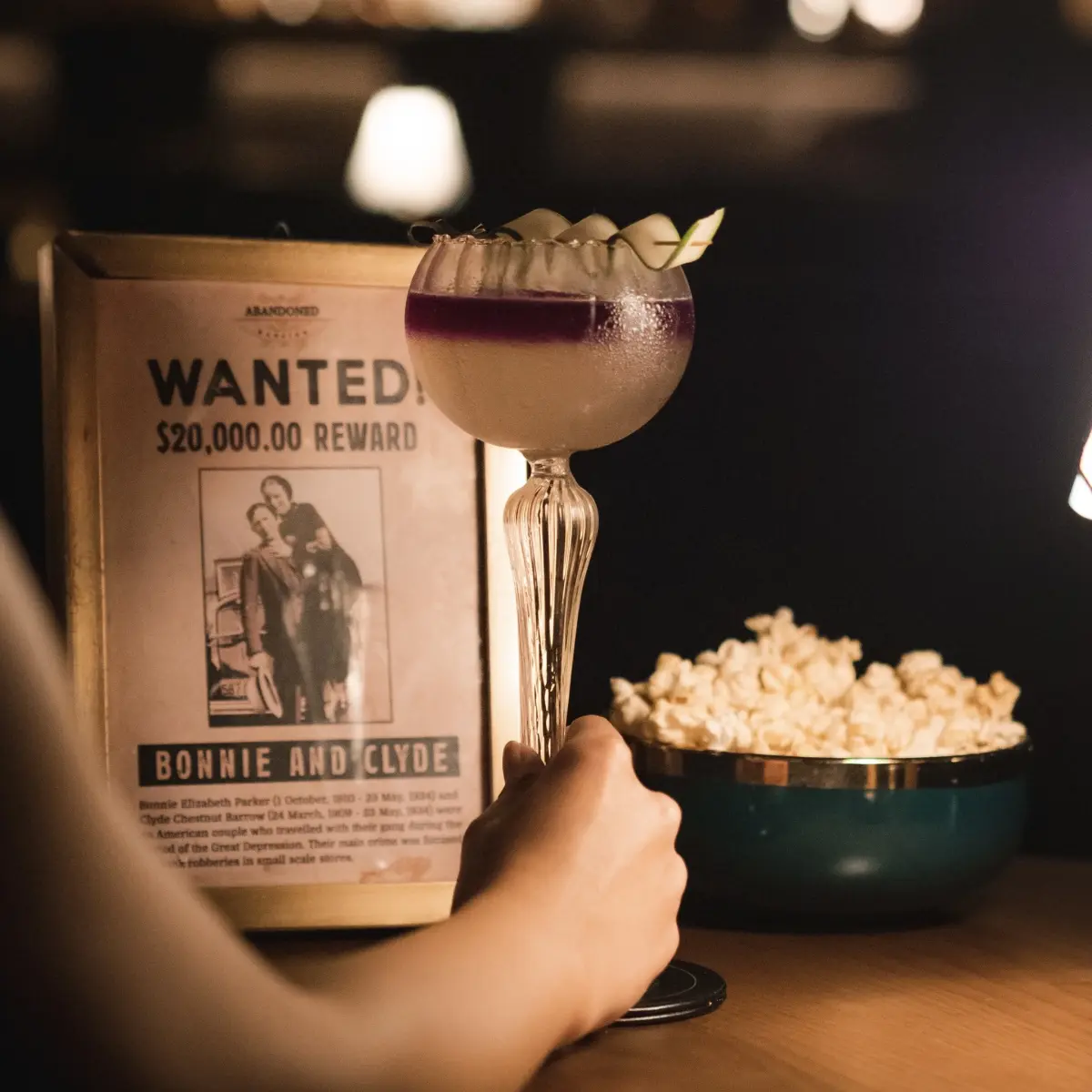 Abandoned Mansion - Photo 7