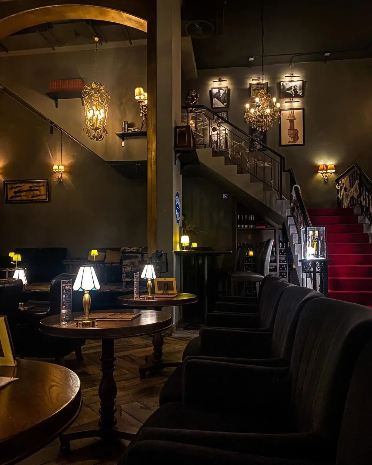 Abandoned Mansion - Photo 9