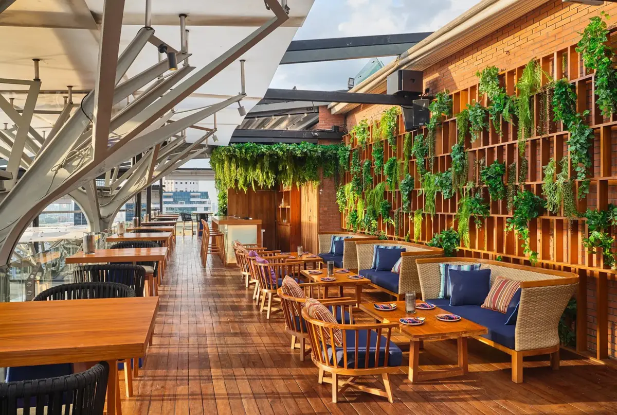 Above Eleven - Photo 10