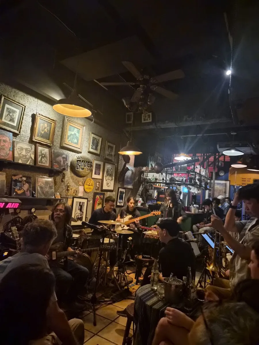 Adhere the 13th Blues Bar - Photo 4