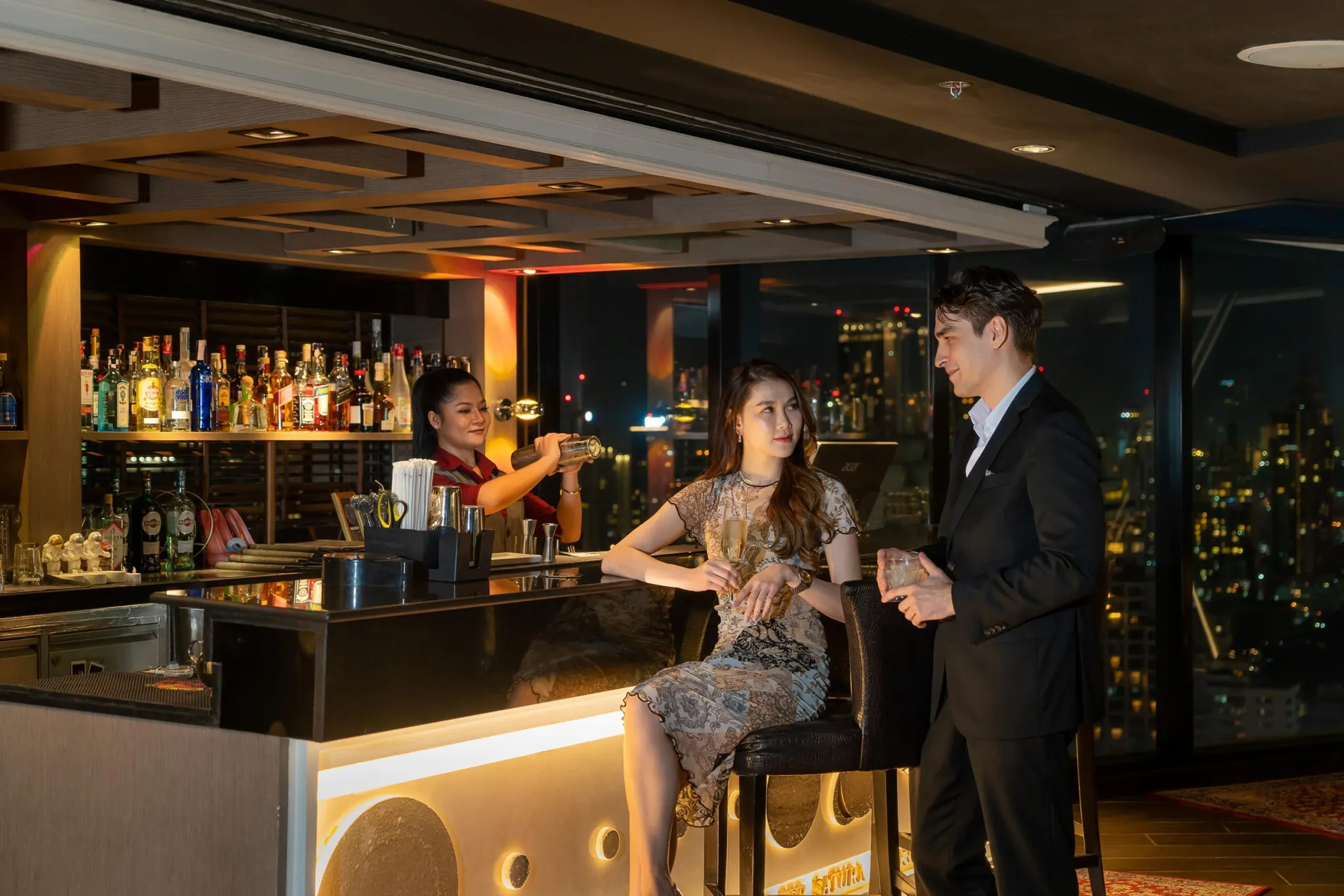 Axis & Spin Sky Lounge & Bar - Photo 3