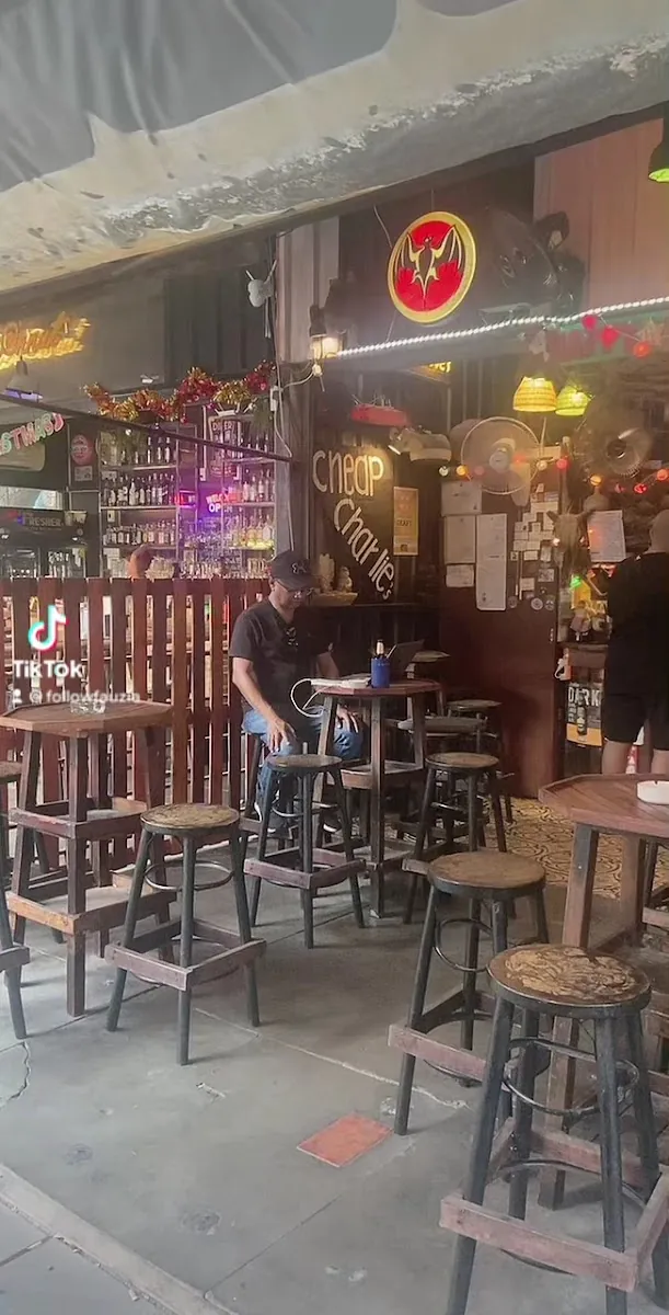 Cheap Charlie's - Photo 4