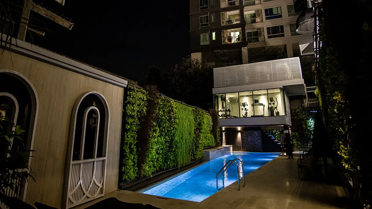 Choo's by Chow - Photo 5