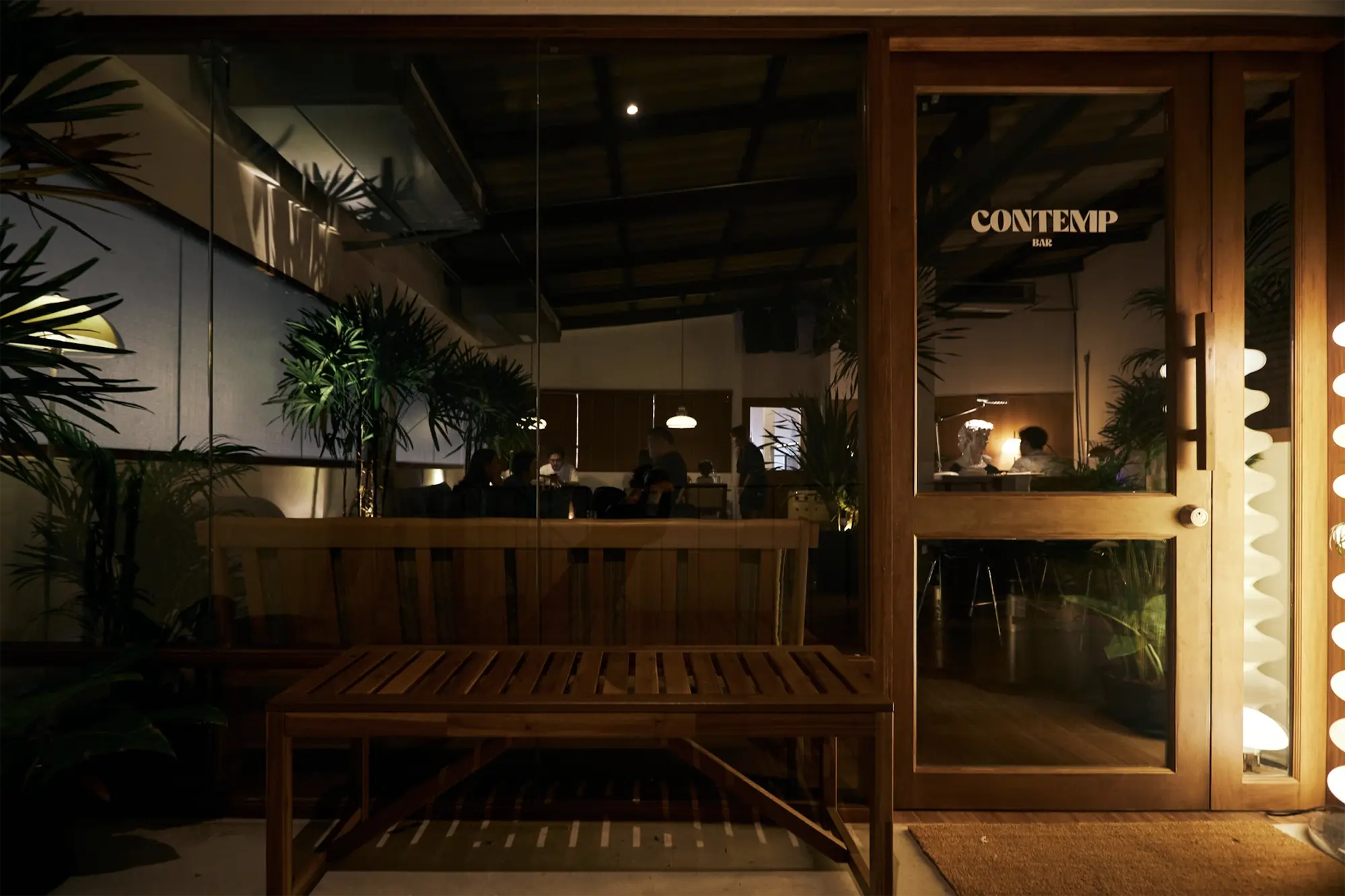 Contempt Bar - Photo 4