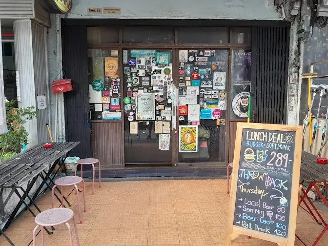 Fatty's Bar and Diner - Photo 5
