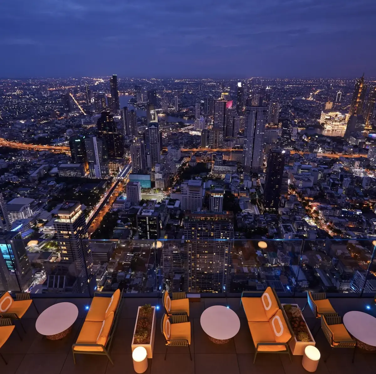 Mahanakhon Skywalk - Photo 2