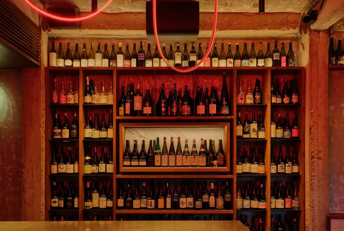 Mod Kaew Wine Bar - Photo 2