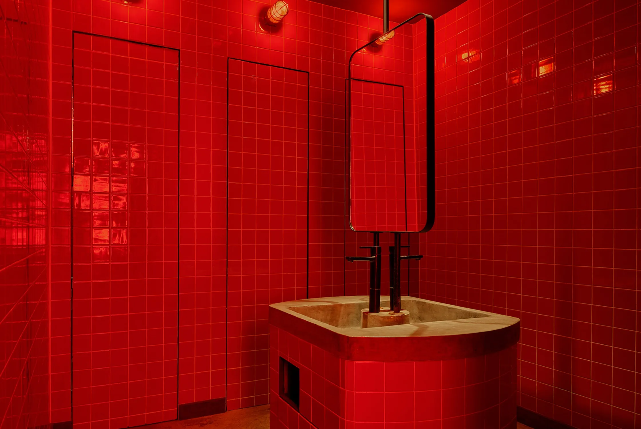 Mod Kaew Wine Bar - Photo 3