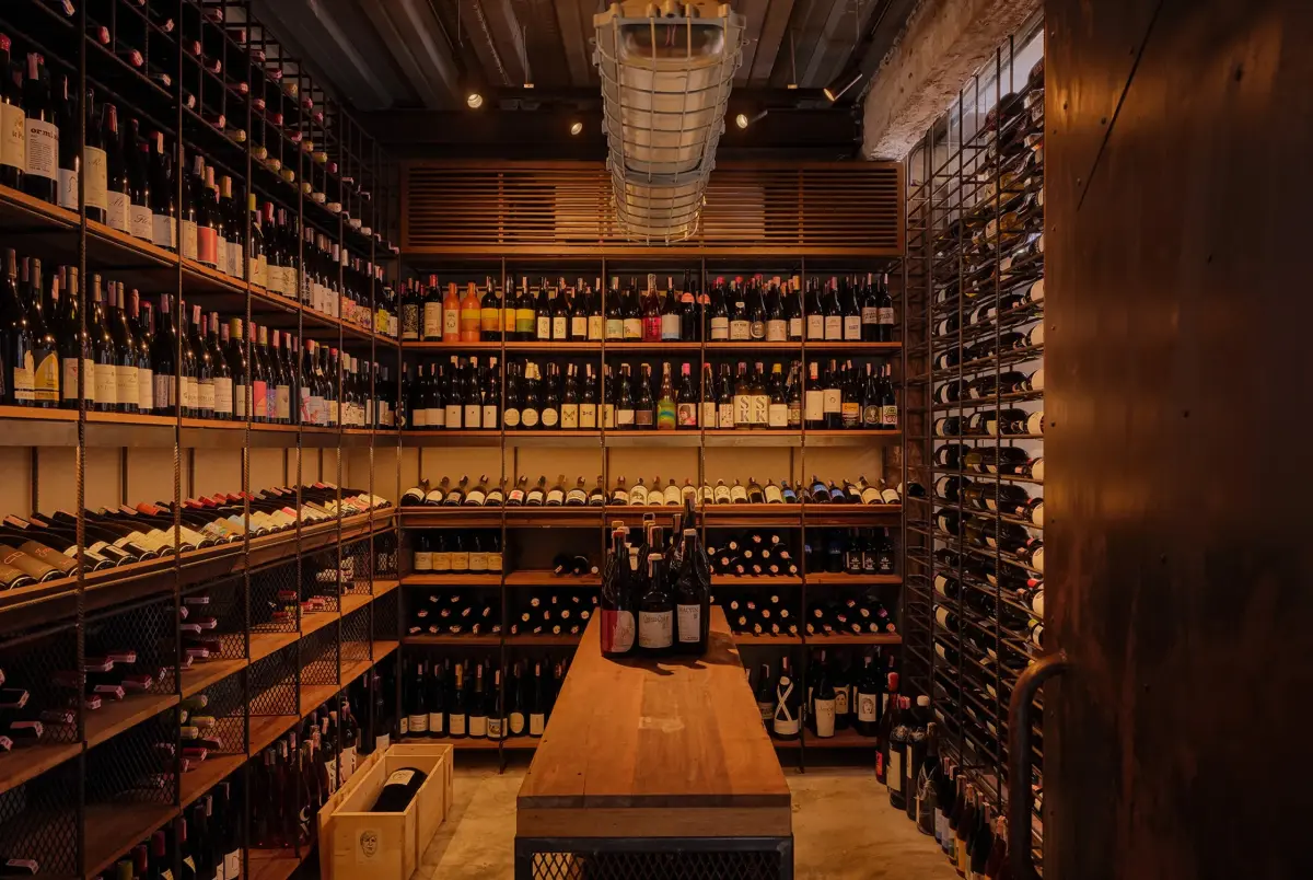 Mod Kaew Wine Bar - Photo 4