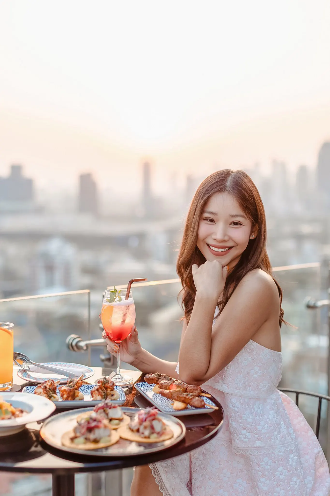 Mojjo Rooftop Lounge & Bar - Photo 1