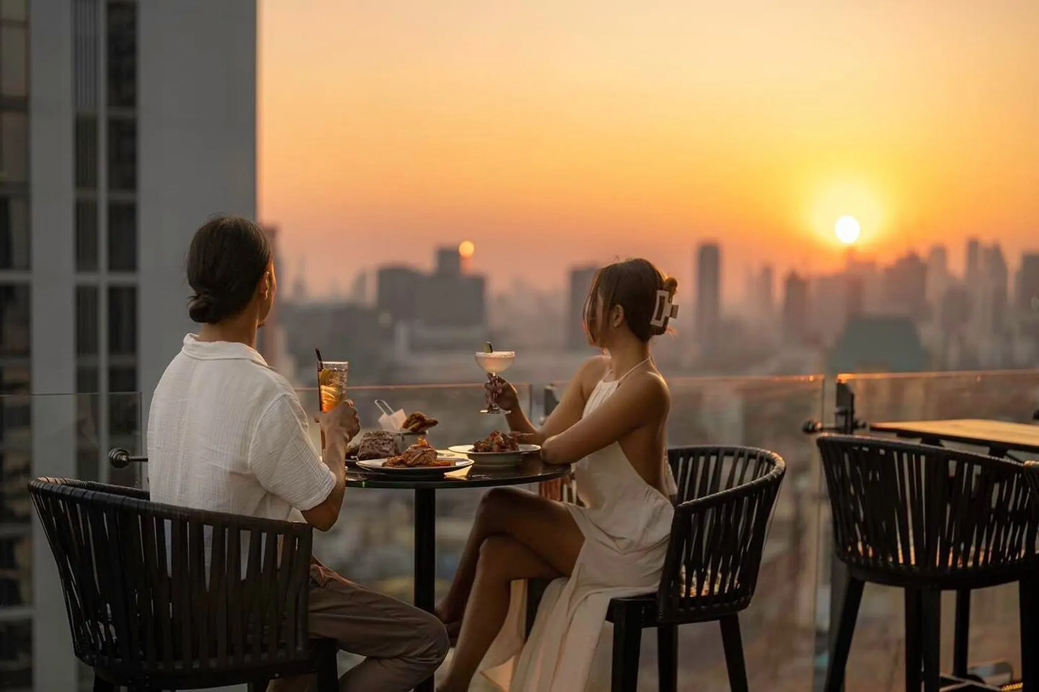 Mojjo Rooftop Lounge & Bar - Photo 10