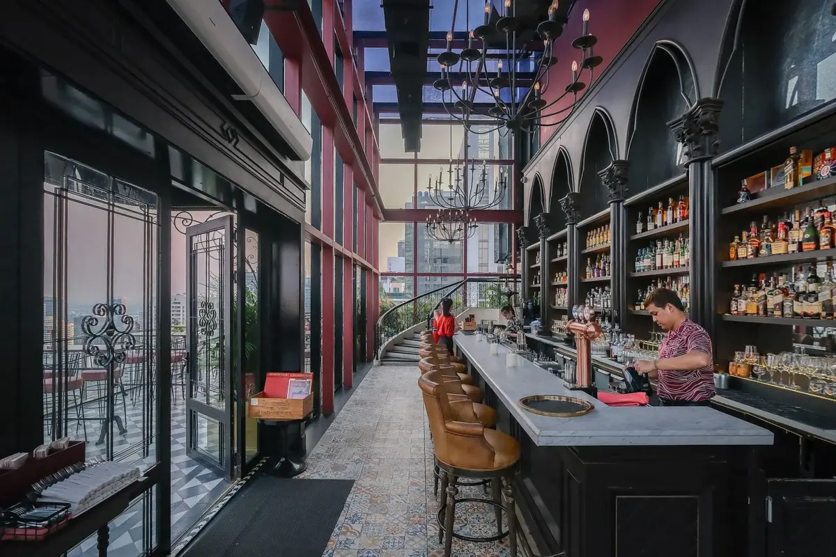 Mojjo Rooftop Lounge & Bar - Rooftops in Phrom Phong, Bangkok