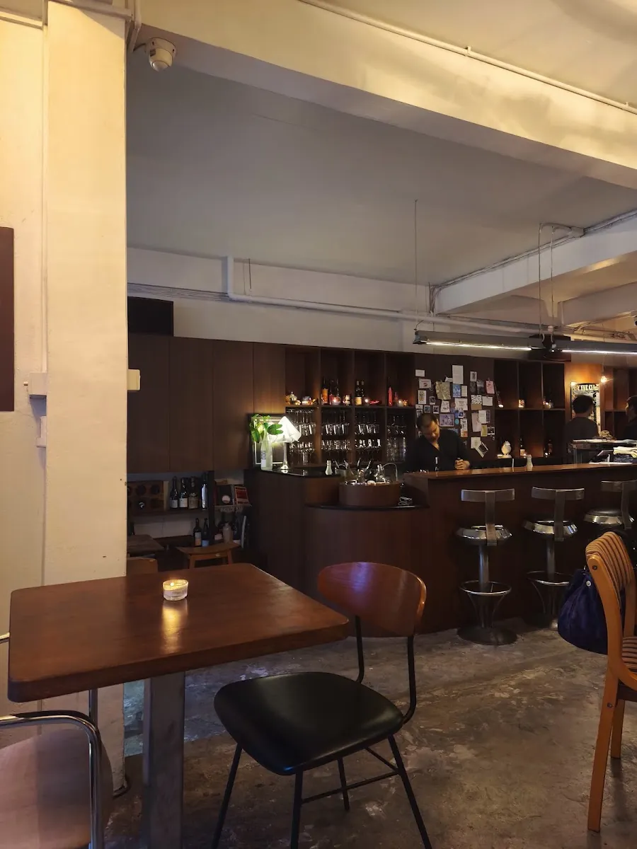 No Bar Wine Bar - Photo 4
