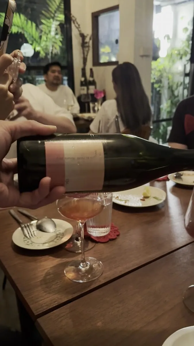 No Bar Wine Bar - Photo 5