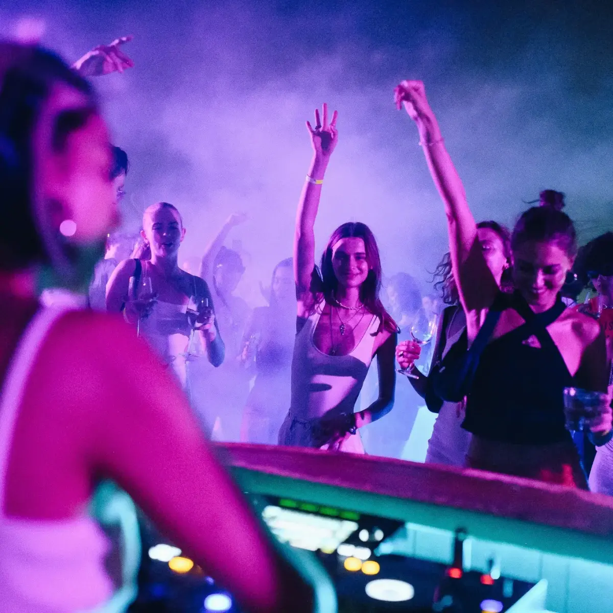 Octave Rooftop Lounge & Bar - Photo 11