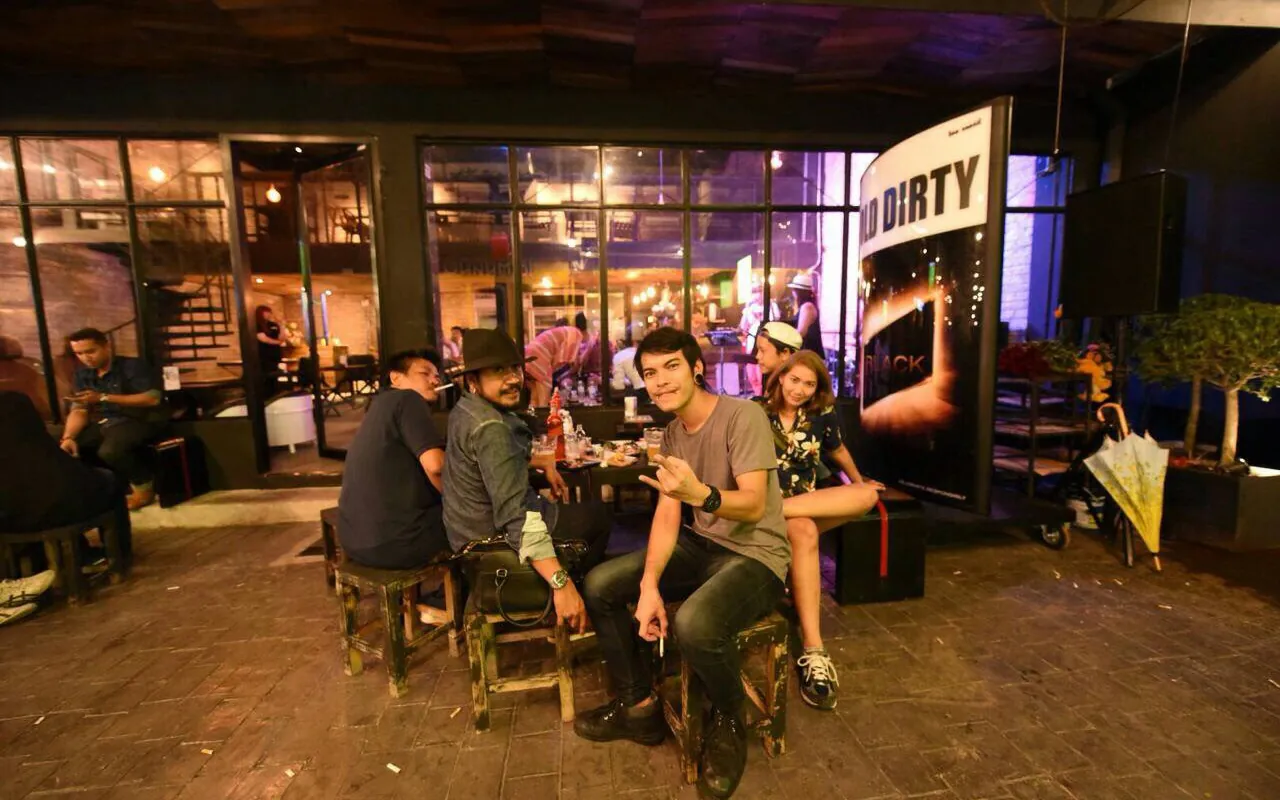 Old Dirty - Live Music Bars in Saphan Khwai, Bangkok