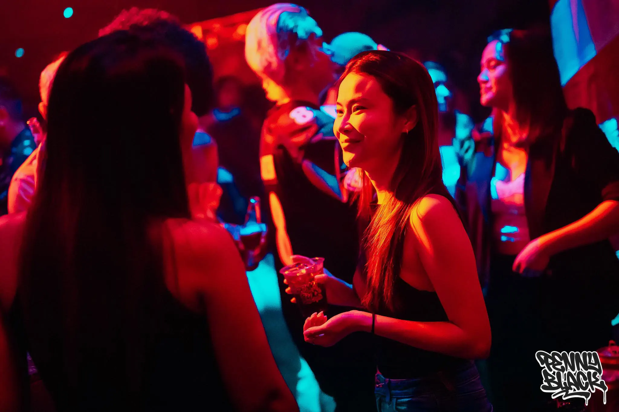 Penny Black - Photo 3