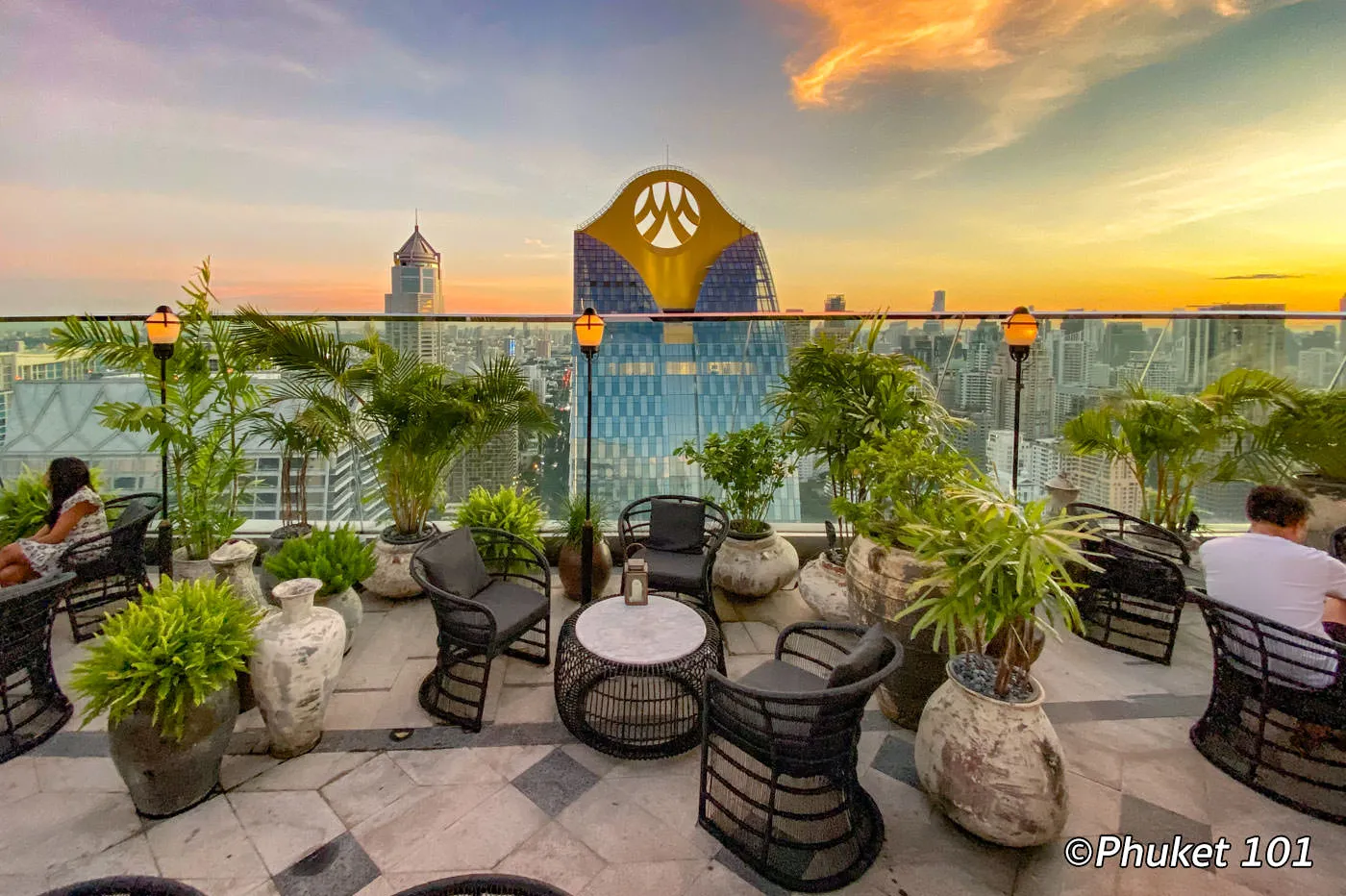 Penthouse Bar & Grill - Photo 4