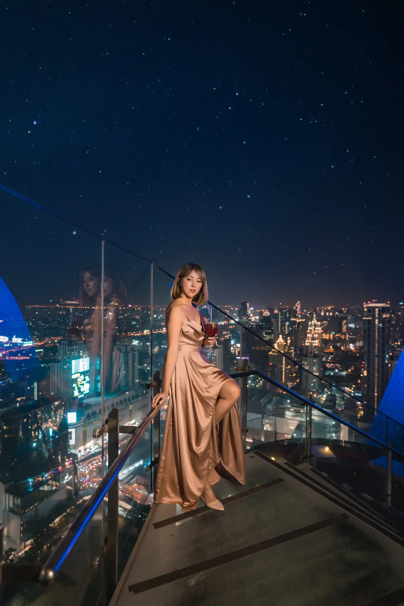 Red Sky Bar - Photo 6