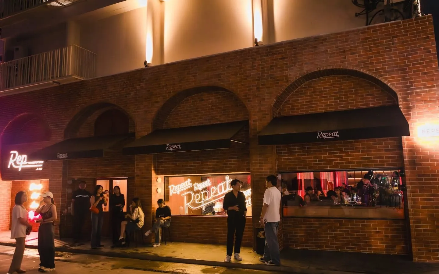 Repeat Ari - Live Music Bars in Saphan Khwai, Bangkok
