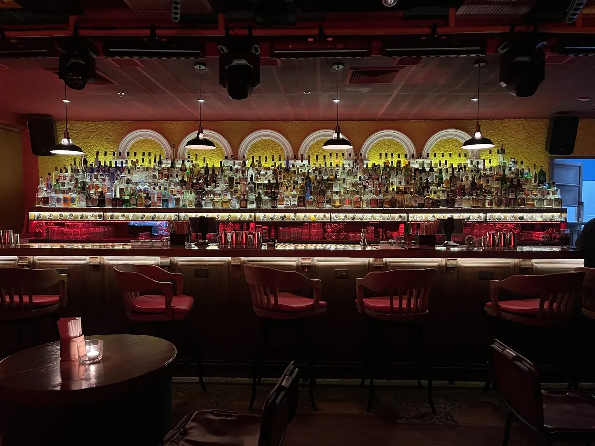 Revolucion Cocktail Bar - Photo 1