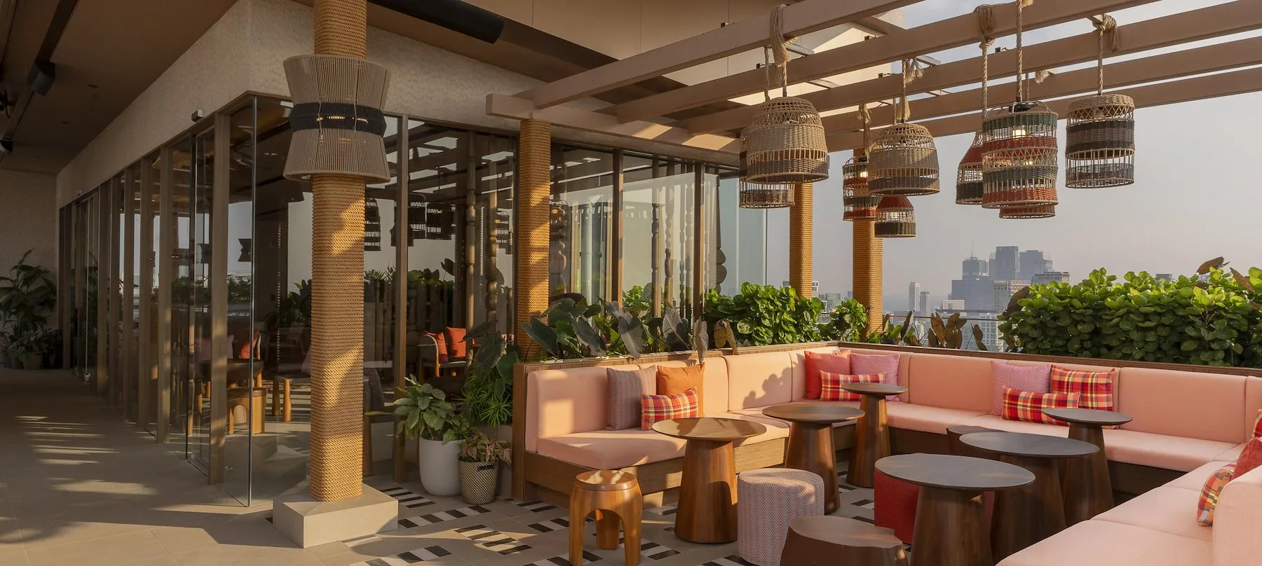 Sato San Rooftop Bar - Photo 2