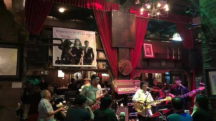 Saxophone Pub & Restaurant - Photo 3