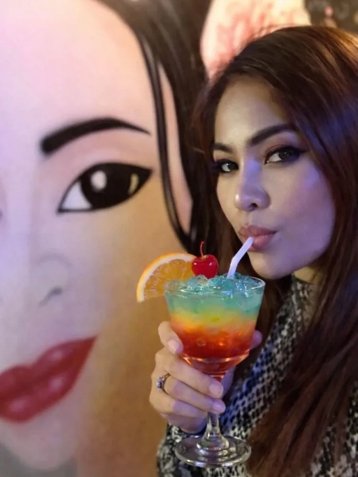 Stella's Secret Bar - Photo 3