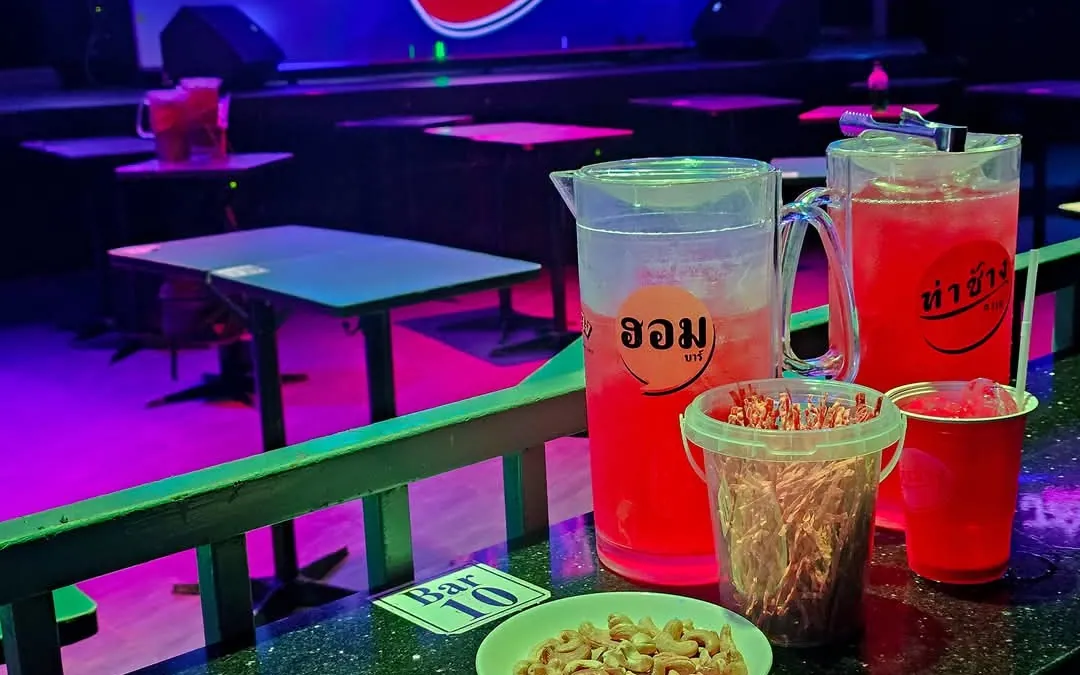 Thachang Ratchayothin - Bars in Chatuchak, Bangkok