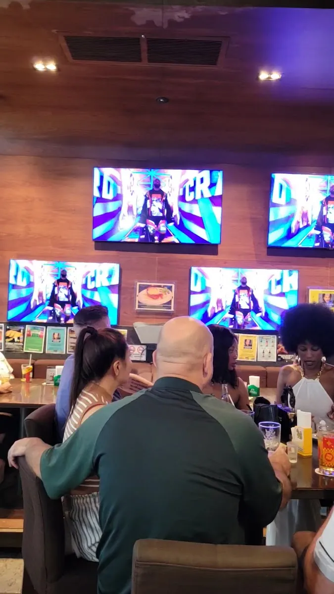 The Clubhouse Sports Bar - Photo 5