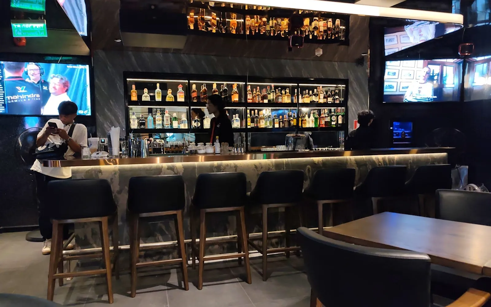 The Corner House Sukhumvit - Photo 6