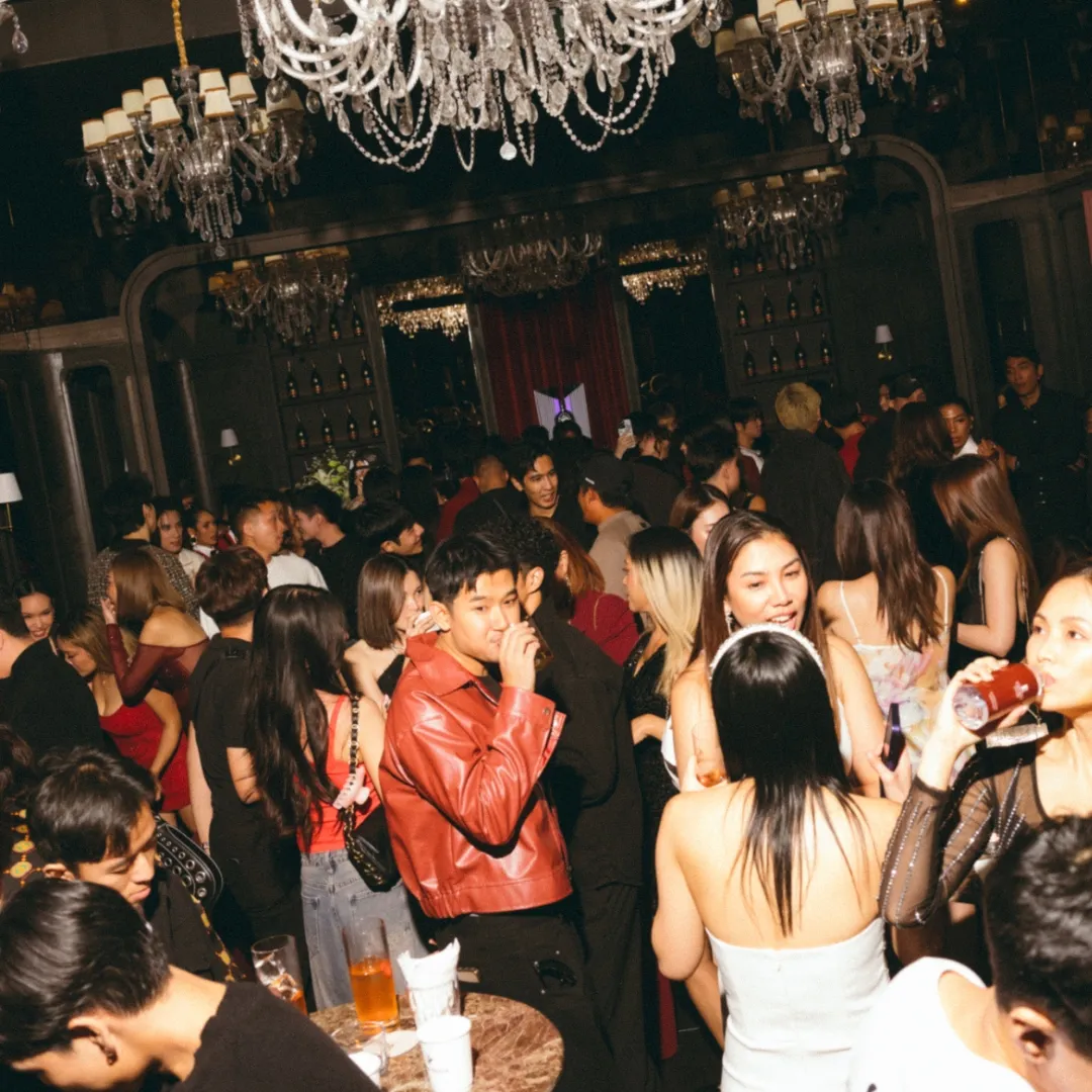 The Red Door - Photo 4