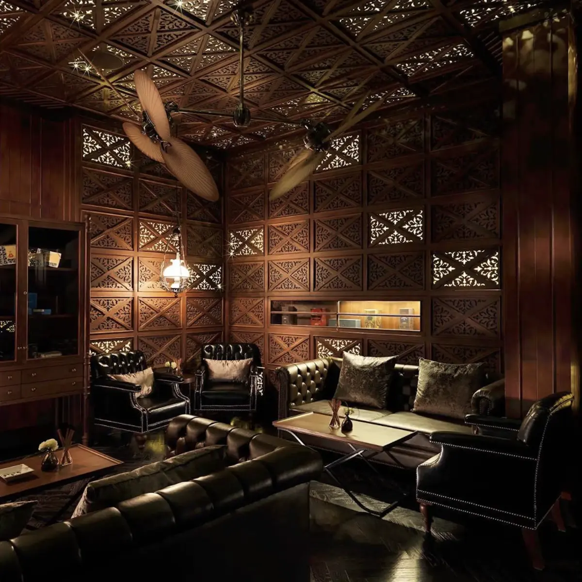 The Speakeasy Rooftop Bar - Photo 2