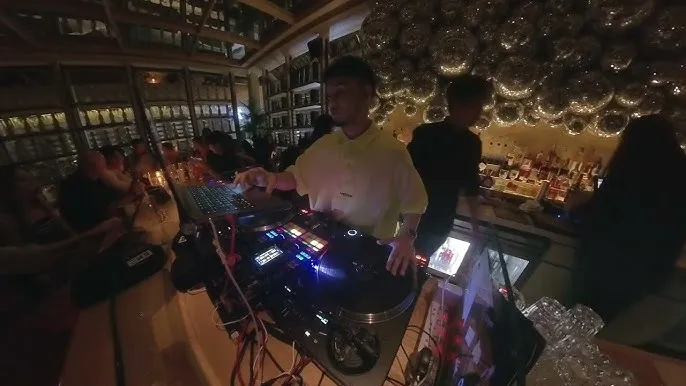 Truth or Dare Thonglor - Photo 2