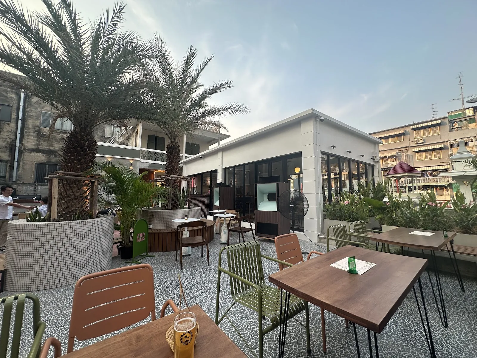 Two Palms Taproom - Photo 2