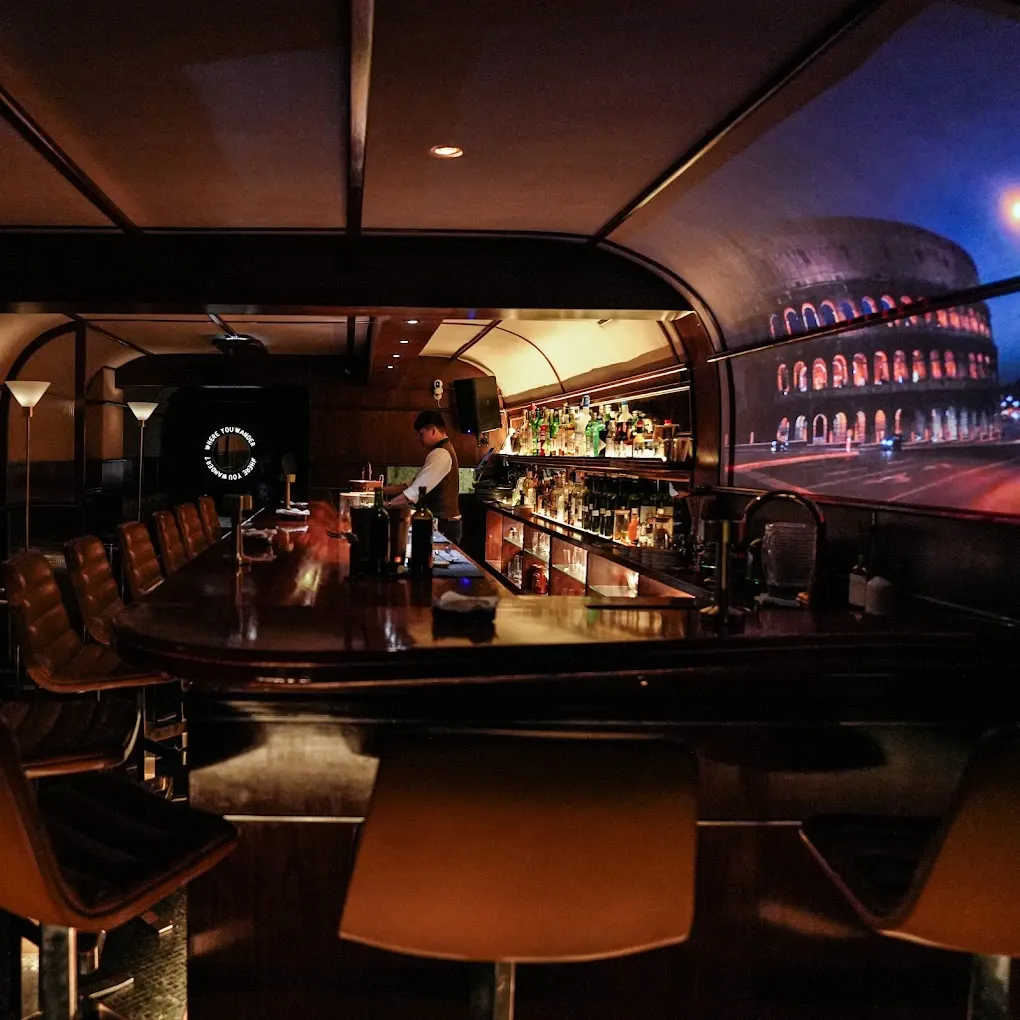 WYWS Cocktail Bar - Photo 4